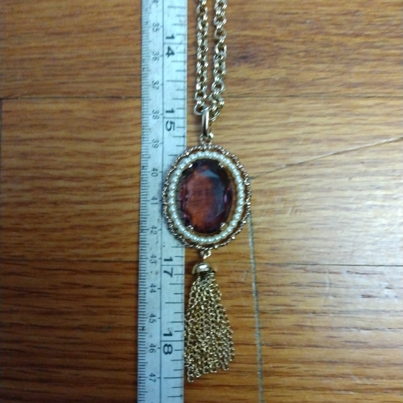 1972 Vintage Avon Faux Amethyst Gemstone Gold Tone Pendant Necklace 30" Chain - Picture 6 of 8